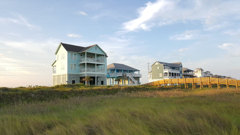 Picture of house with beach walk